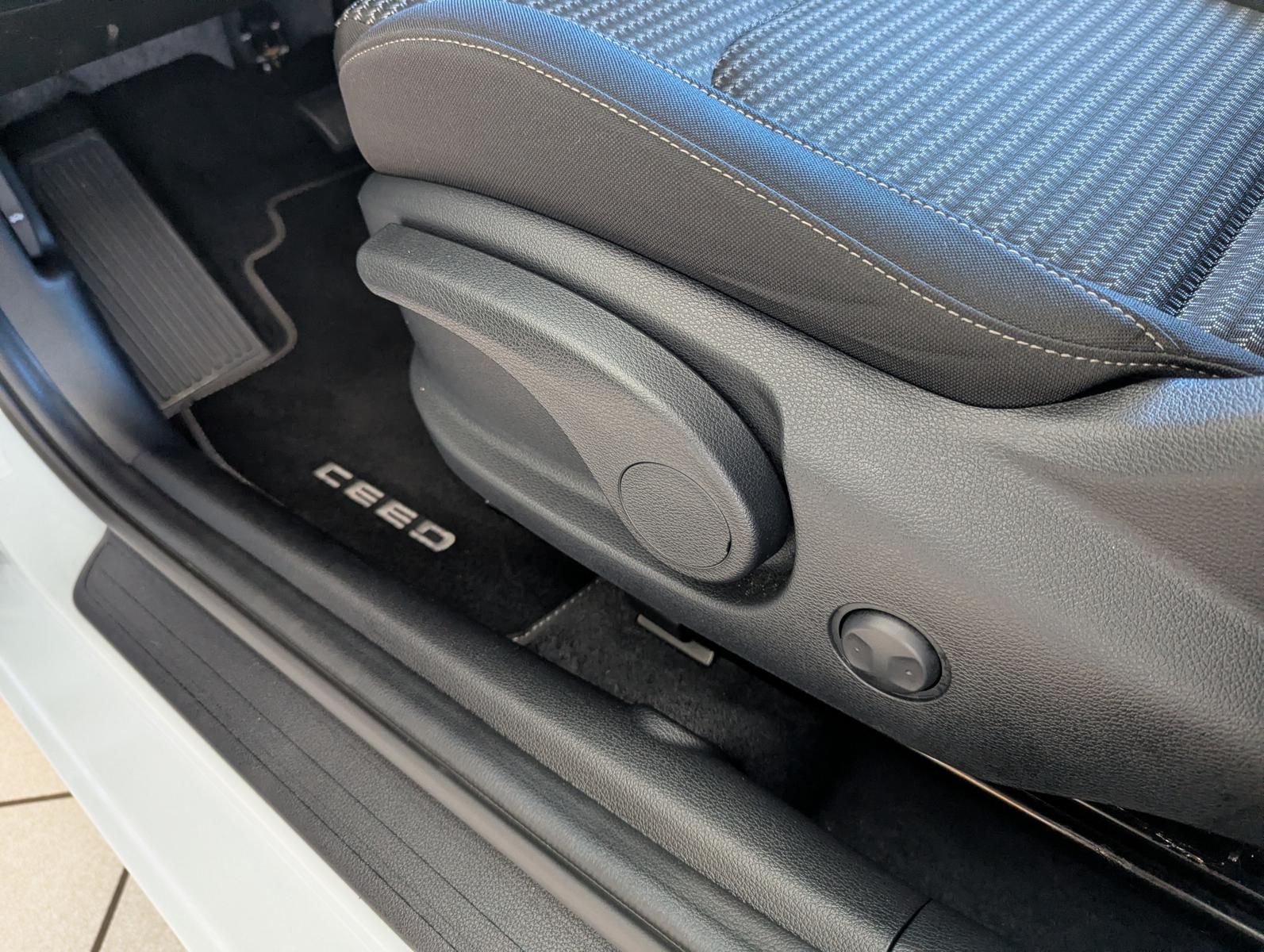 Kia cee'd Sportswagon 1.5 DCT Spirit LED JBL Cam 7J
