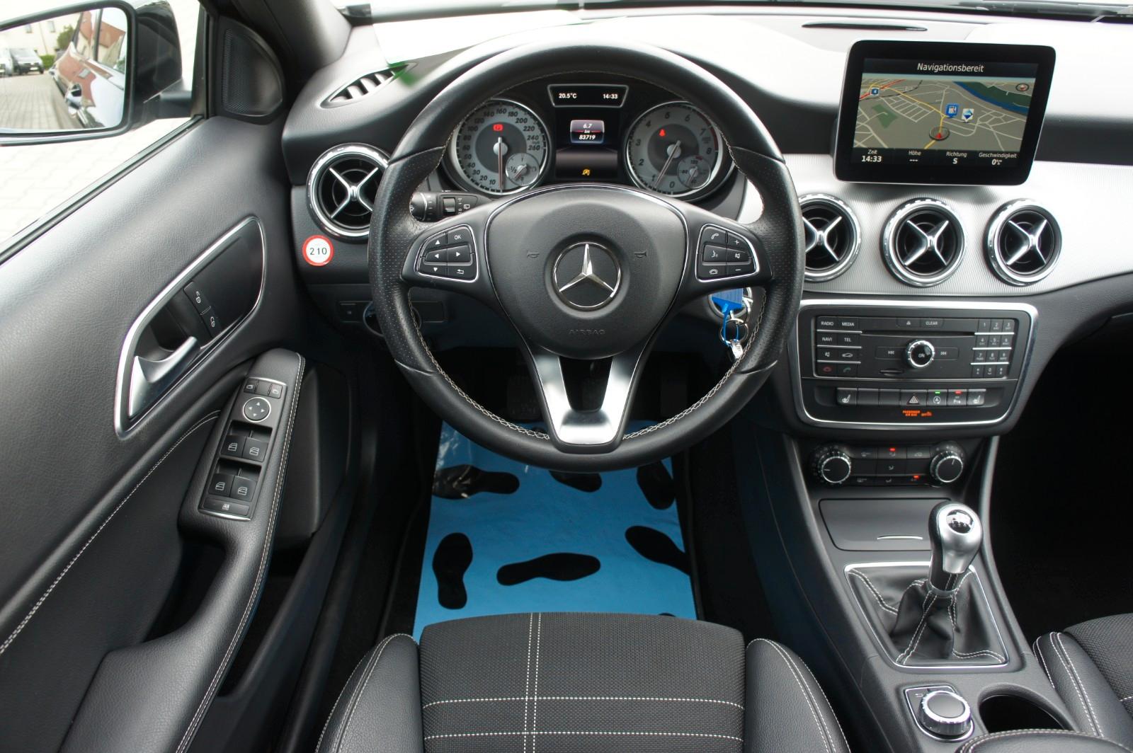 Mercedes-Benz GLA 200 Urban *BI-XENON*NAVI*KLIMA*PDC*SHZ*