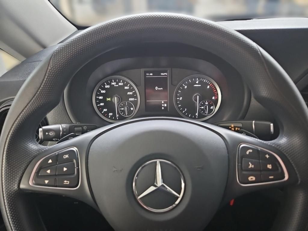 Fahrzeugabbildung Mercedes-Benz Vito 114 4x4 Kasten Lang Navi DAB Tempomat PTS