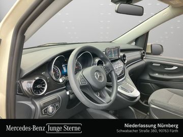 Mercedes V 220 - 12