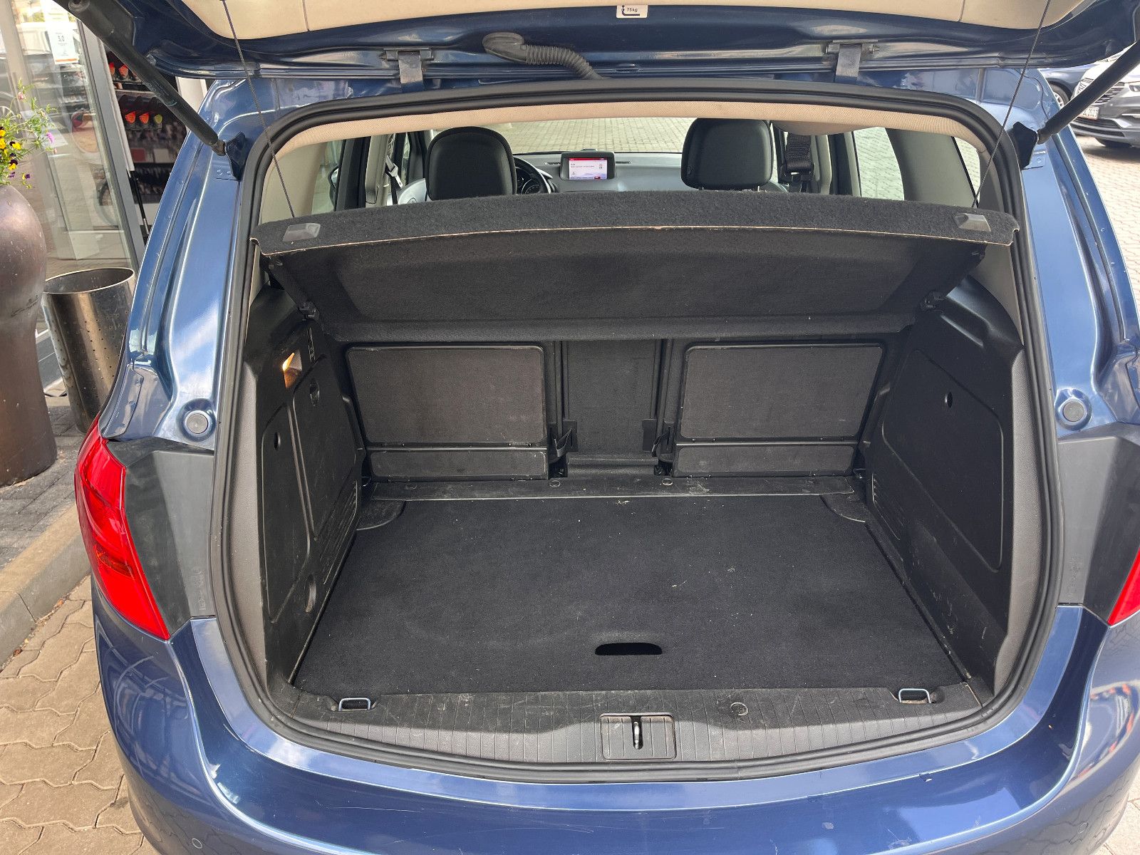 Fahrzeugabbildung Opel Meriva B Edition