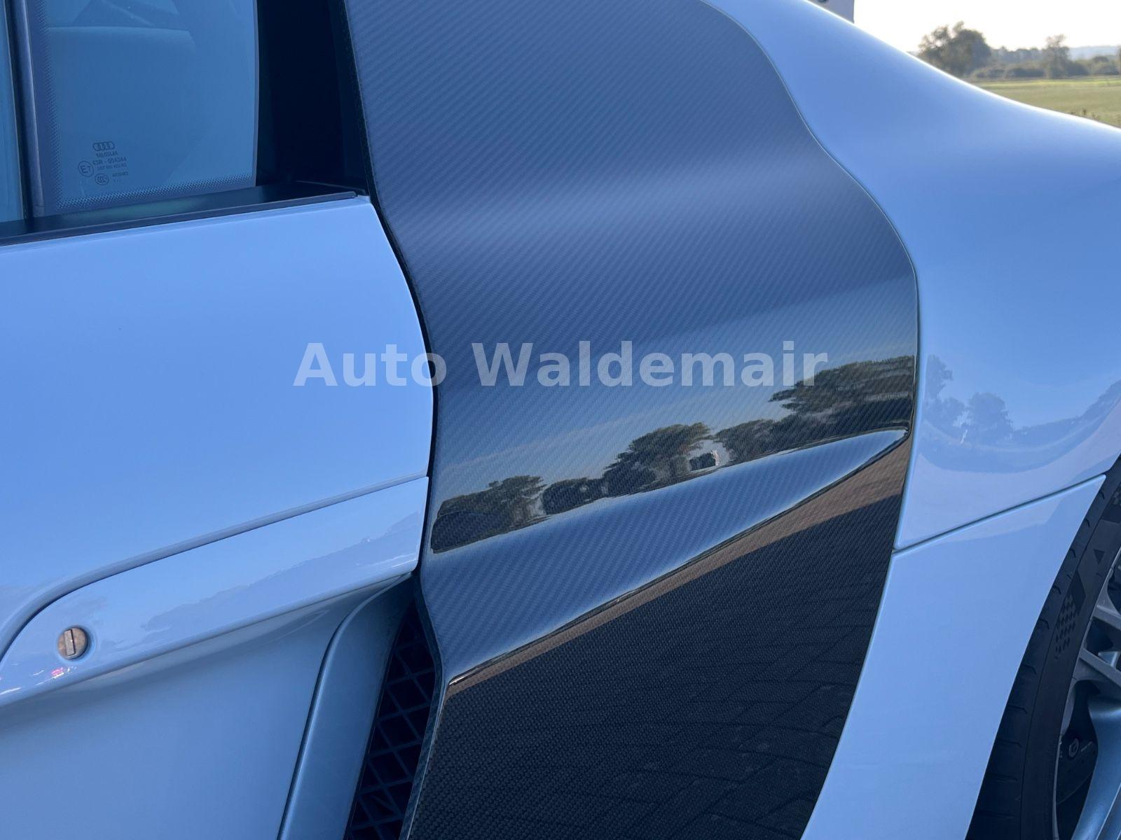 AUDI R8 COUPE 5.2 FSI QUATTRO