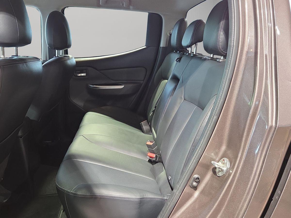 Mitsubishi L200 Diamant Edition+ DOKA 4WD *AHK*NAVI*