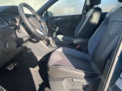 Fahrzeugabbildung Volkswagen Tiguan 1.5 TSI DSG R-Line LED NAVI KAMERA ACC