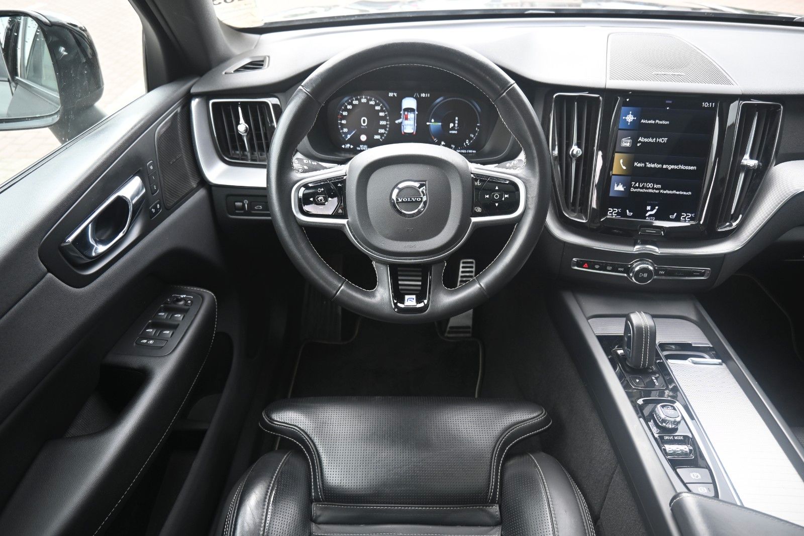 Fahrzeugabbildung Volvo XC60 T8 Twin Engine AWD R-Design*360°*LUFT*ACC