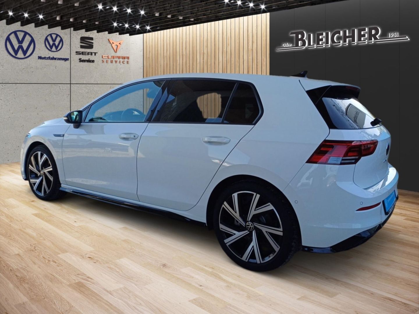 Volkswagen Golf VIII 1.5 eTSI Mildhybrid ''R-Line'' schwenk foto 5