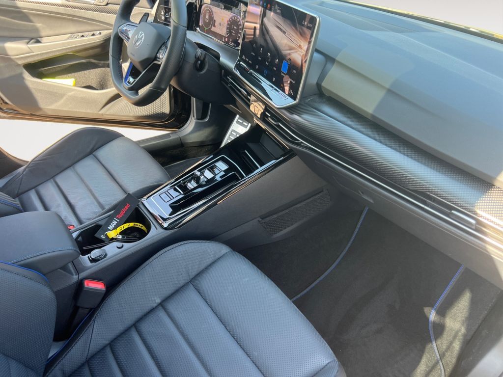 Fahrzeugabbildung Volkswagen Golf 2.0 TSI OPF 4Motion DSG R Black Edition
