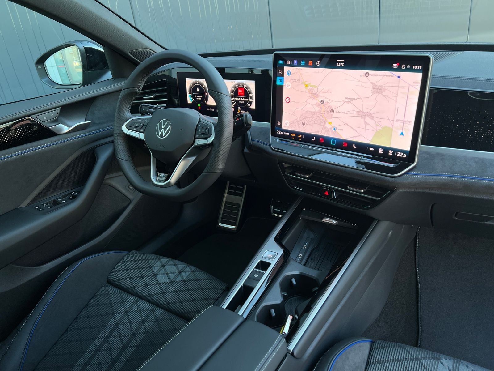 Fahrzeugabbildung Volkswagen Passat Variant R-Line 2.0 TDI DSG 4MOTION *AHK,