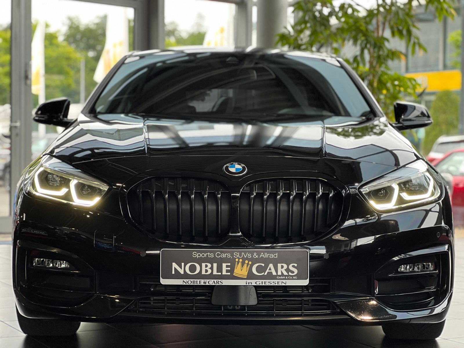 Fahrzeugabbildung BMW 118i Sport Line KLIMA LED NAVI SHZ