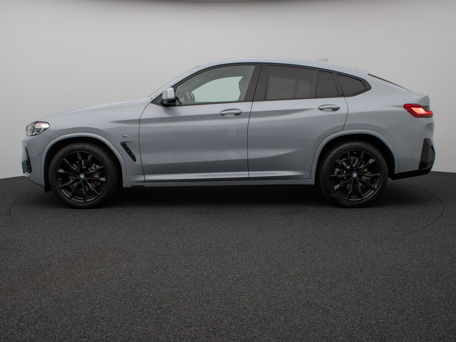 Fahrzeugabbildung BMW X4 xD30d M Sport Panorama Laser Kamera HUD HiFi