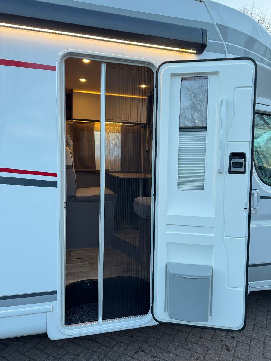 Fahrzeugabbildung LMC TOURER LIFT H 730 G DACHKLIMA SAT SKYROOF HUBBET