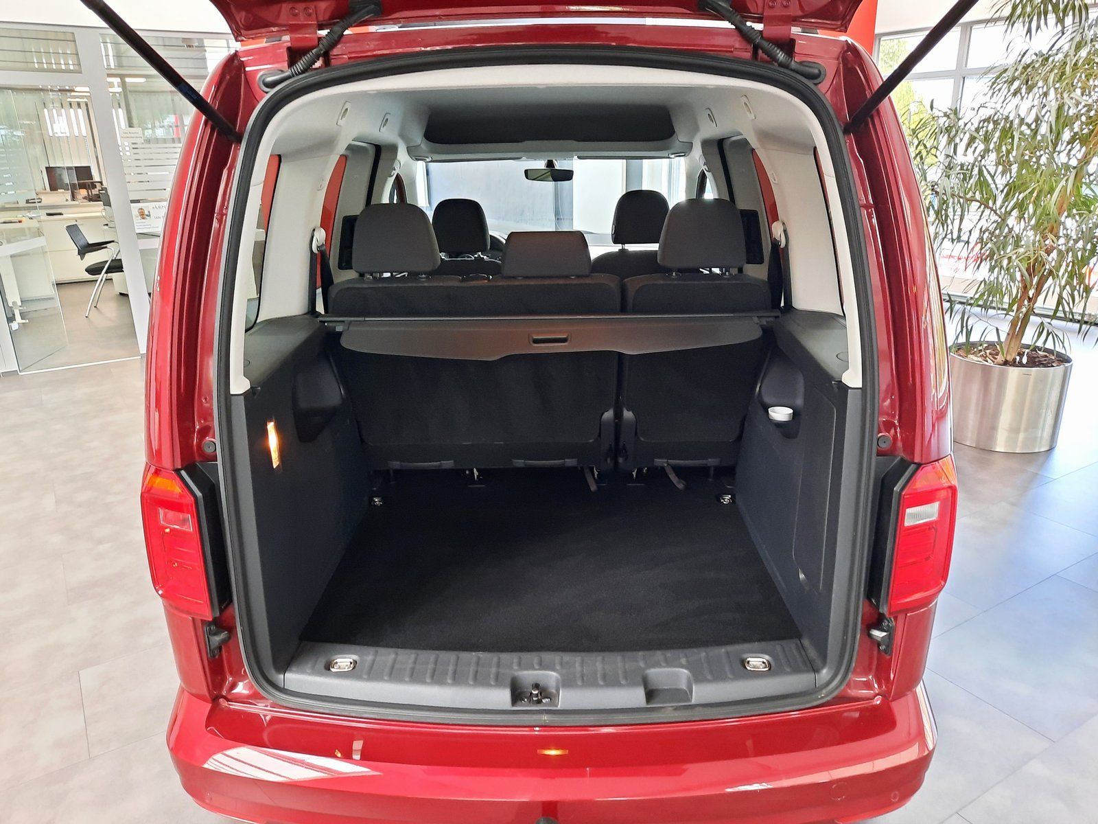 Fahrzeugabbildung Volkswagen Caddy TDI Join *Navi*AHK*Sitzhzg*PDC*Tempomat*