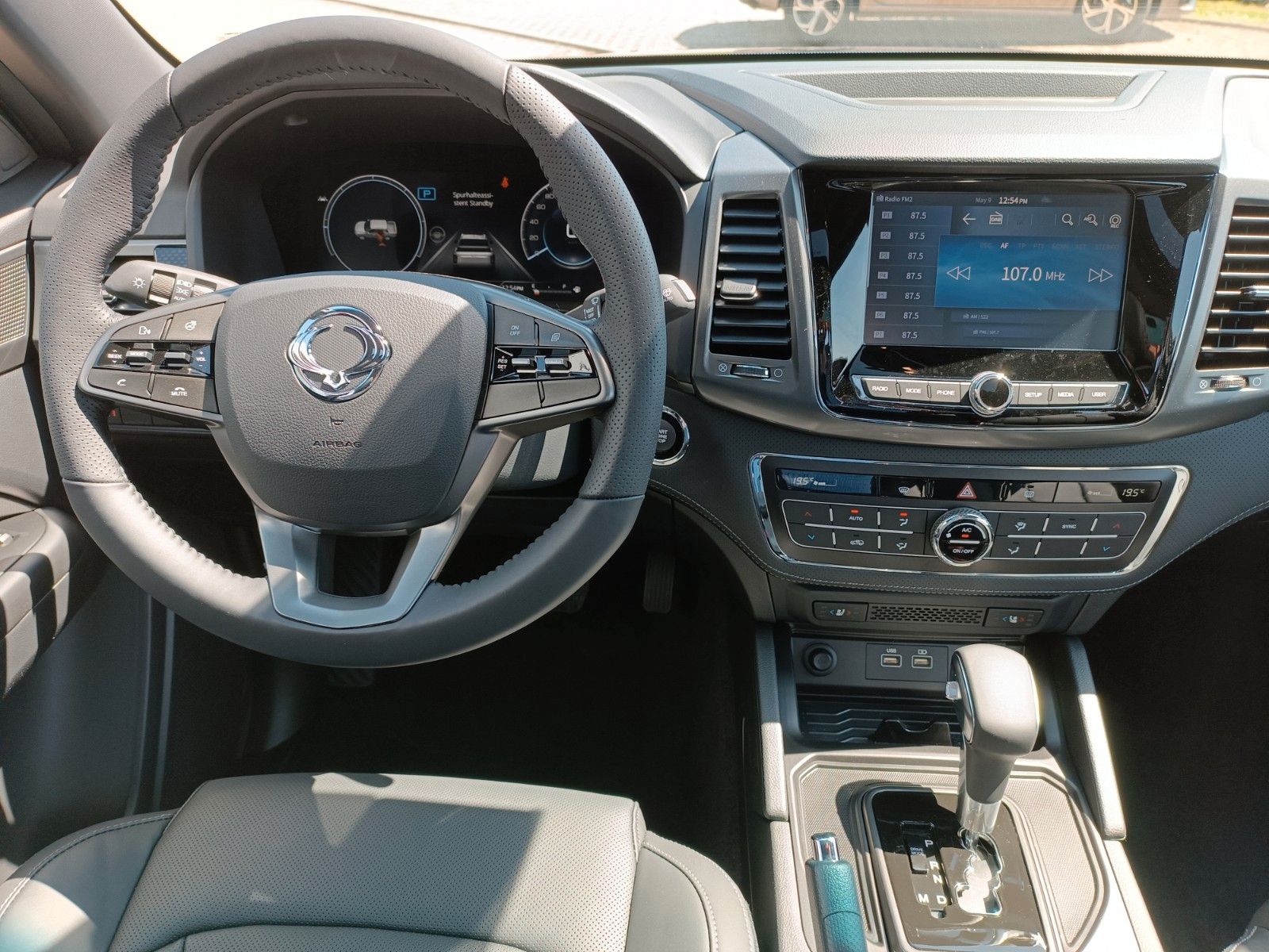 Fahrzeugabbildung Ssangyong Musso Grand 2.2d 202PS AT 4x4 LEDER+XENON+SD+LRW