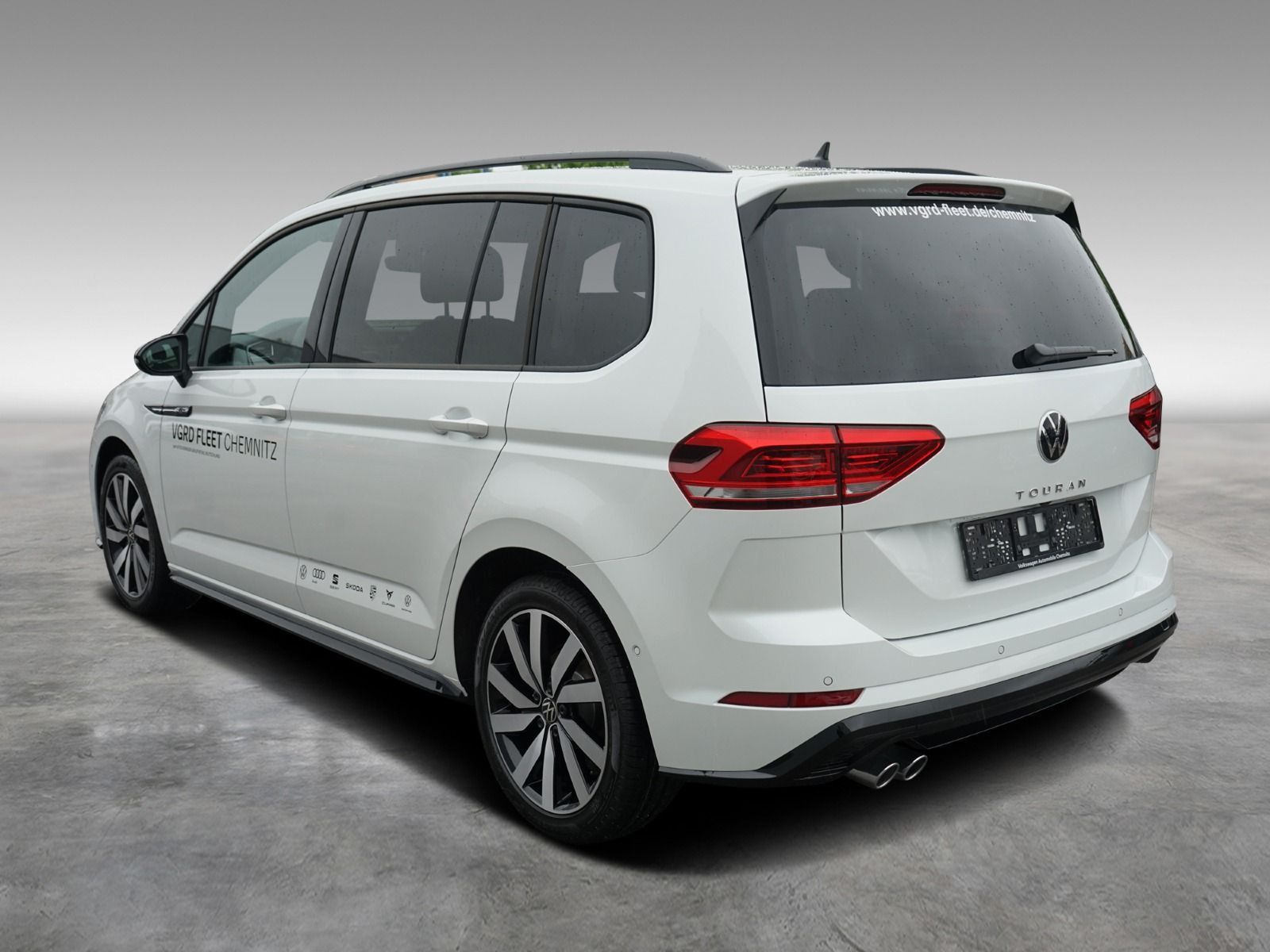 Volkswagen Touran Highline 2.0 TDI 150 PS DSG AHK DYNAUDIO foto 4
