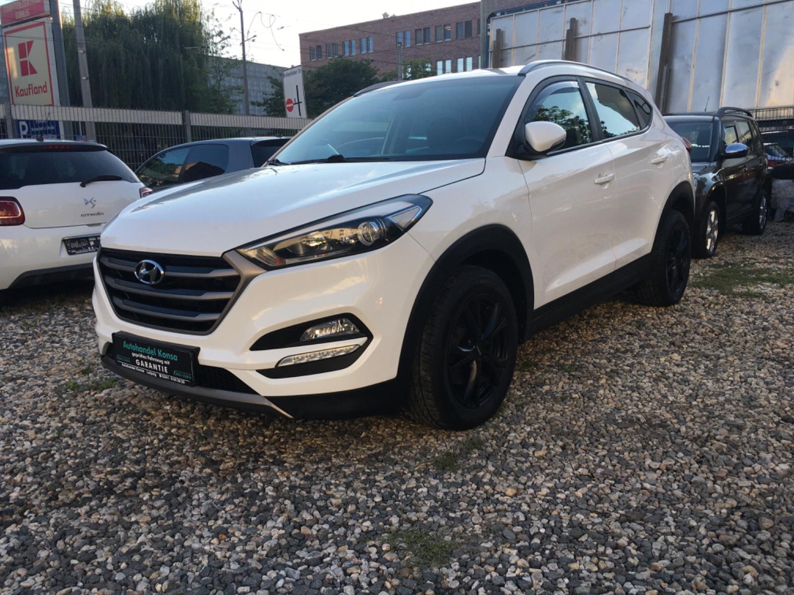 Hyundai Tucson  2WD,Navi,Scheckheft,mit Garantie.
