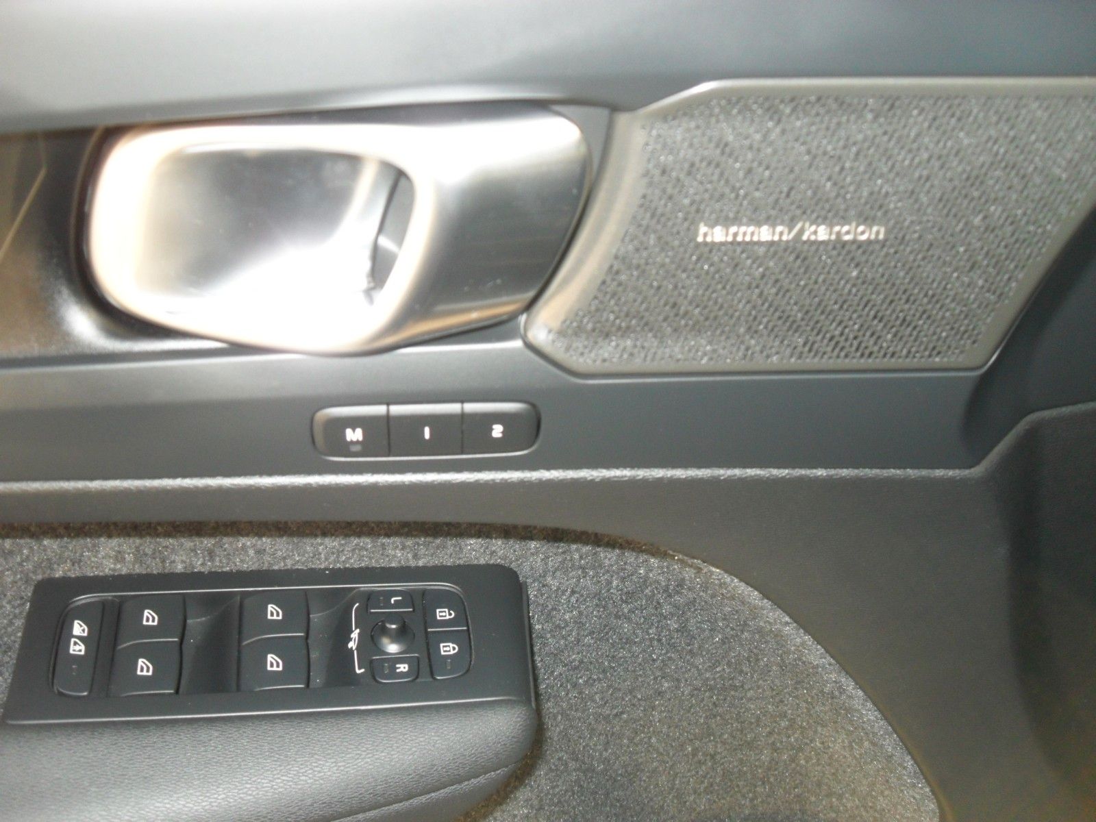 Fahrzeugabbildung Volvo C40 Ultimate Recharge Pure Electric AWD