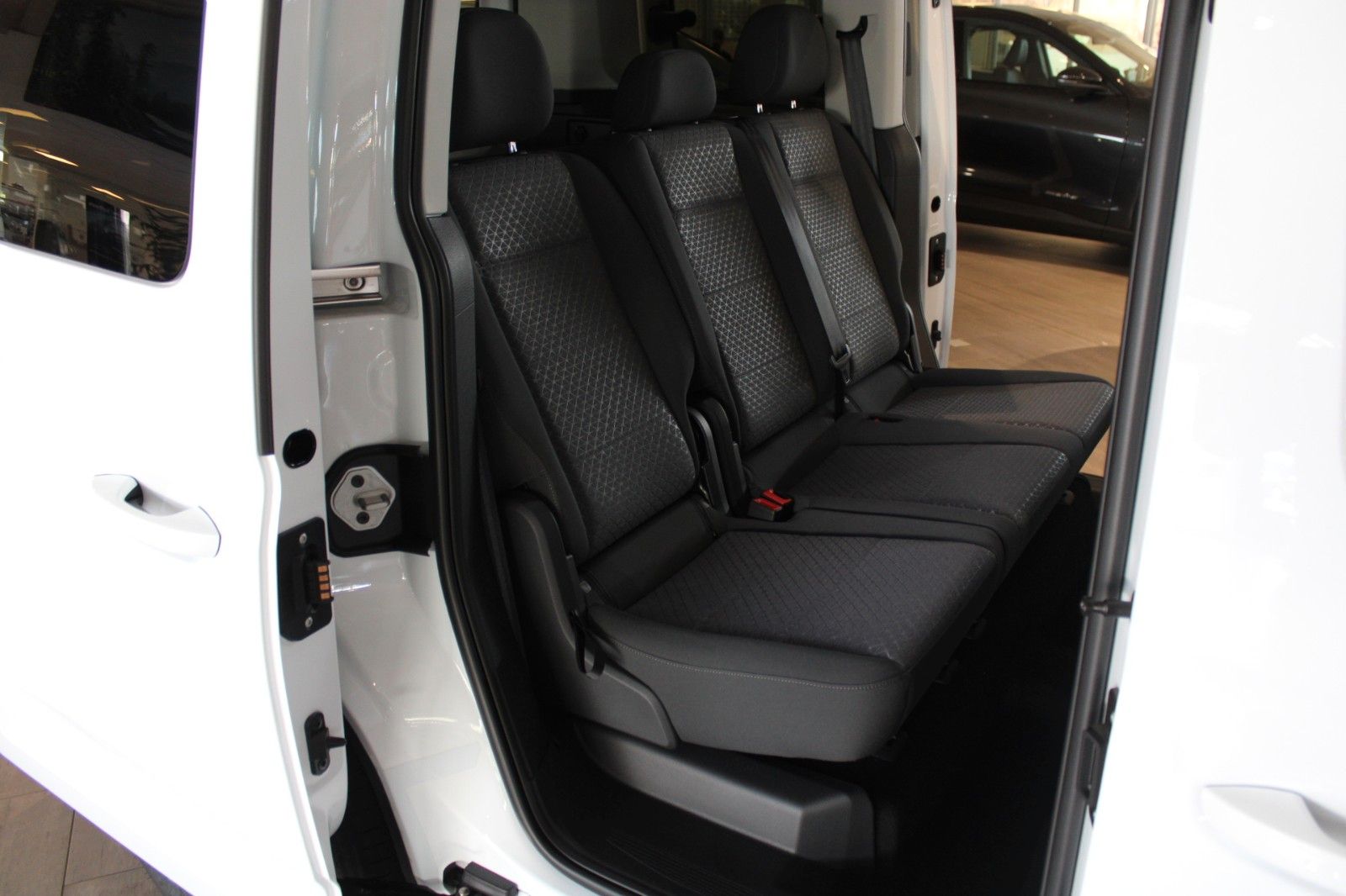 Fahrzeugabbildung Ford Tourneo Connect PHEV Titanium LED IAAC WinterP.