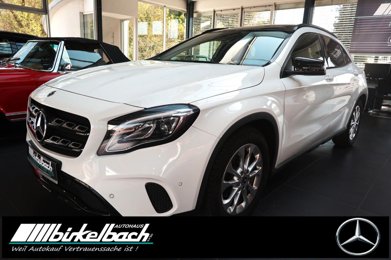 Mercedes-Benz GLA 180 Sport RFK LED Pano Night