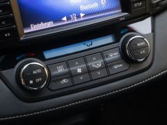 TOYOTA RAV 4 2.5 4x2 Hybrid Team Deutschland *WKR*