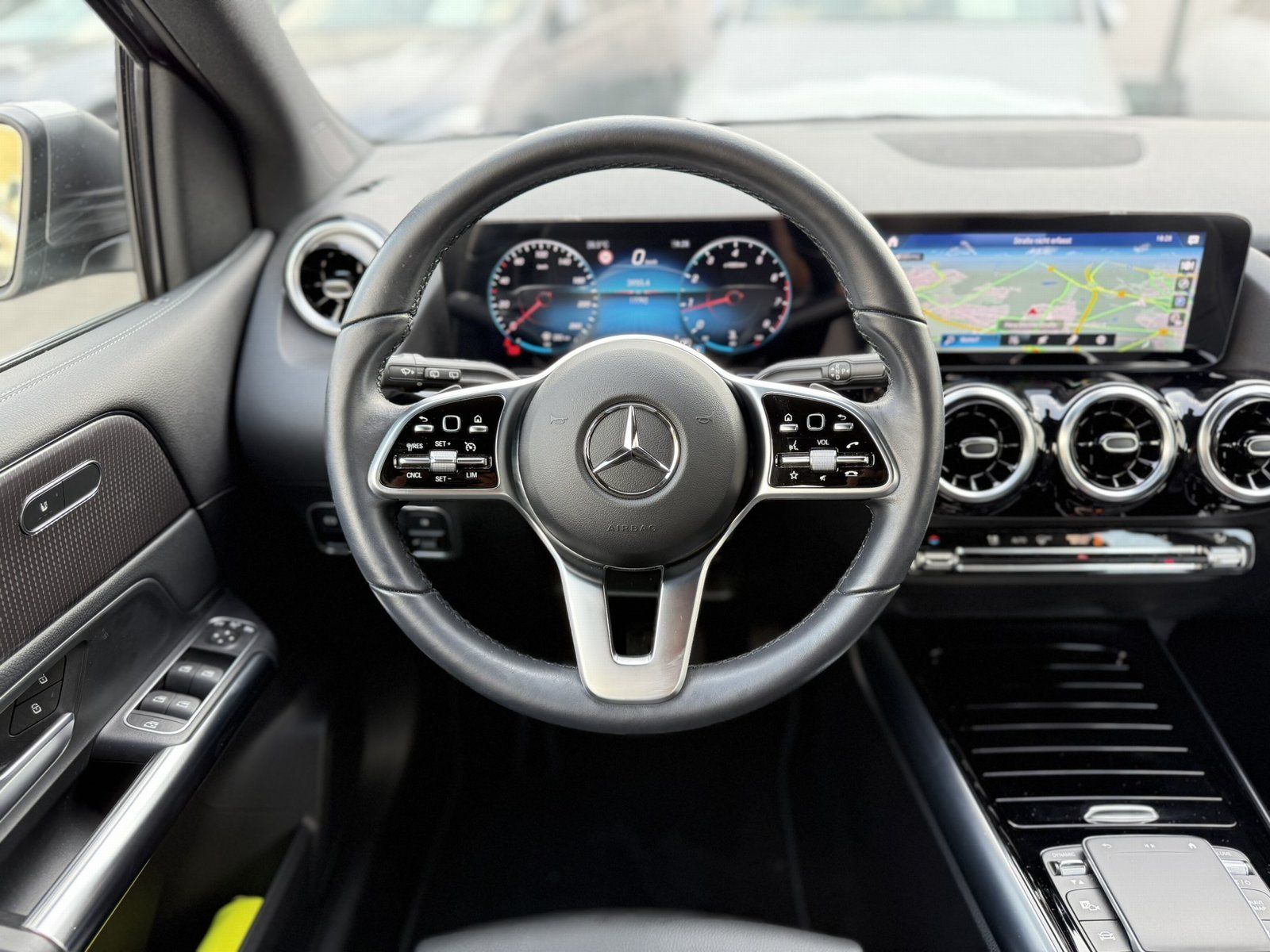 Fahrzeugabbildung Mercedes-Benz B 200 Progressive*LED*KAMERA*CARPLAY*SPURHALTE*