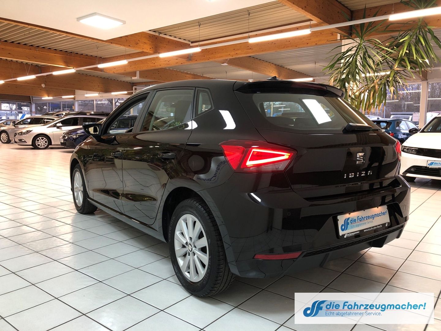 Fahrzeugabbildung SEAT Ibiza Style 1.0 TSI Navi Apple CarPlay Android