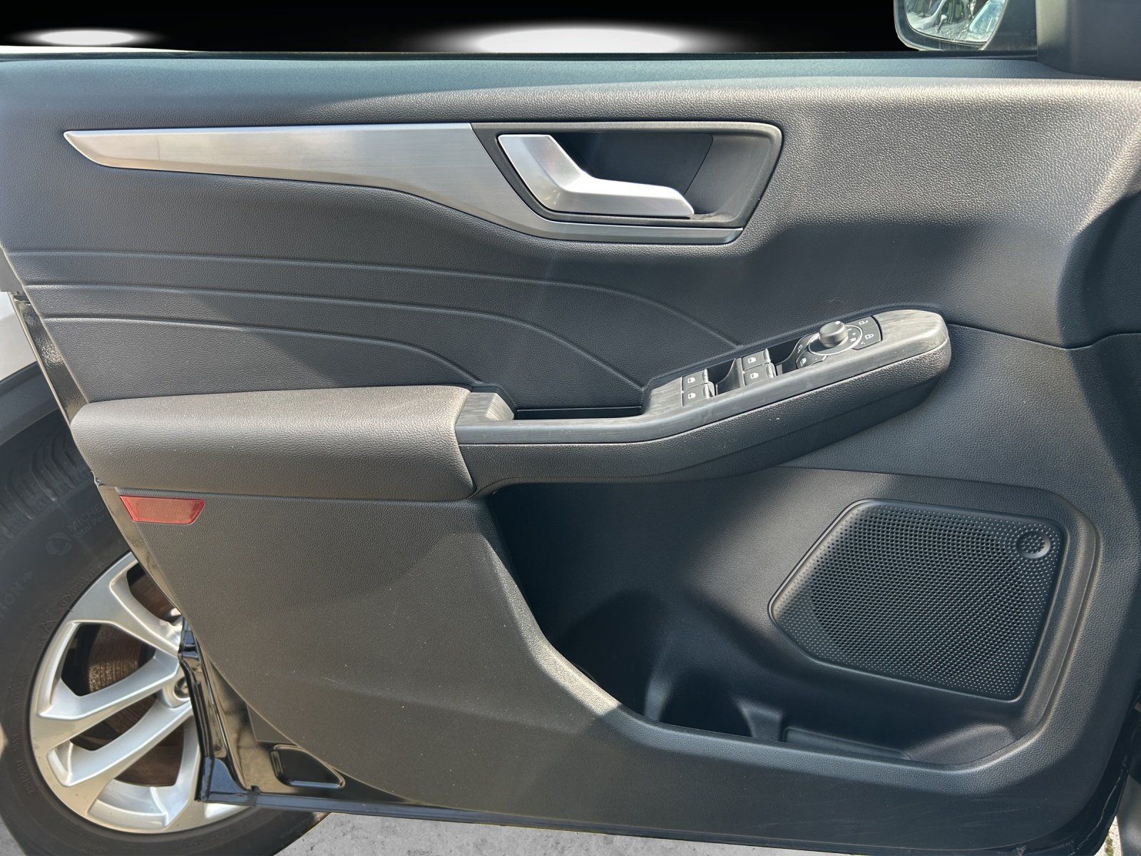 Fahrzeugabbildung Ford Kuga Titanium FHEV GJR Winter Pa NAVI PDC Kamera