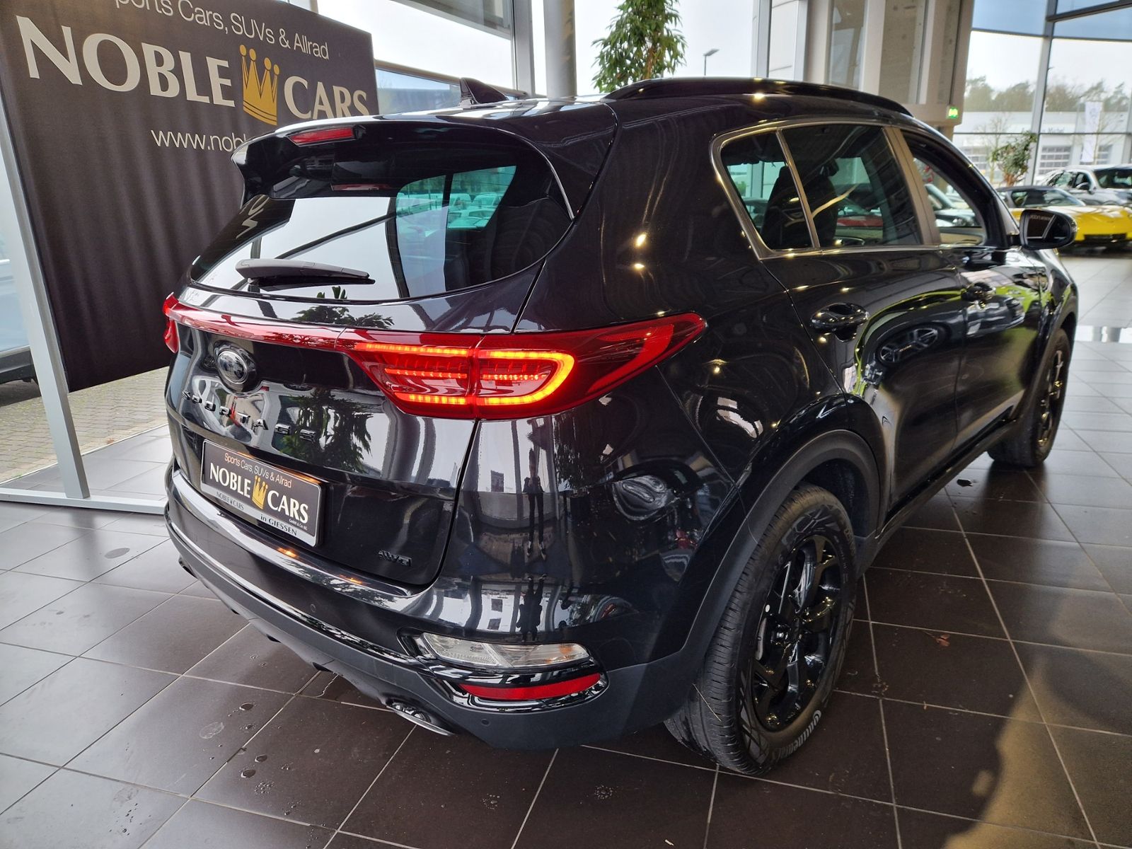 Fahrzeugabbildung Kia Sportage Black Edition 4WD PREMIUM LED NAVI ALU