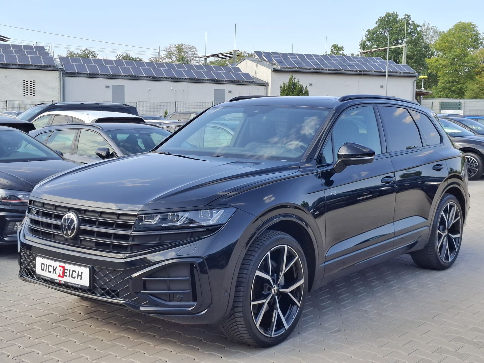 Fahrzeugabbildung Volkswagen Touareg 3.0TDI 4M R-Line VOLL Black 22" UPE 114T
