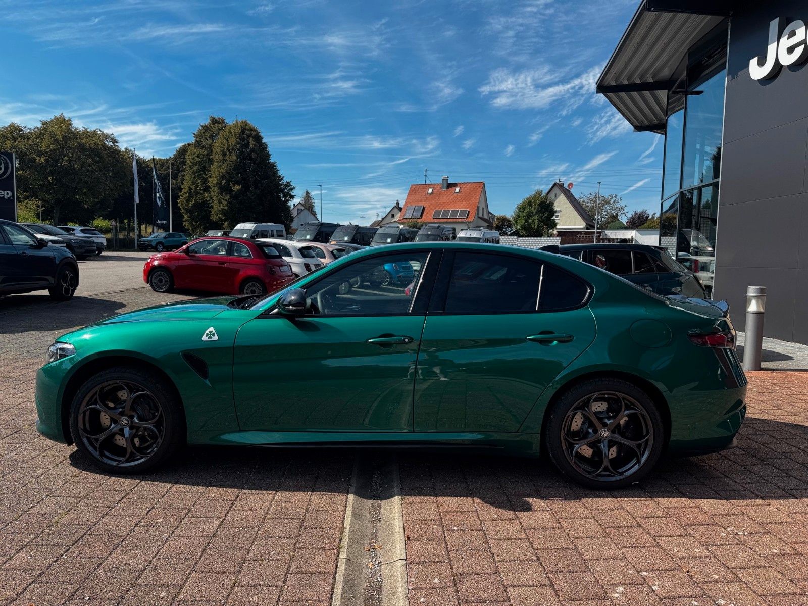 Fahrzeugabbildung Alfa Romeo Giulia Quadrifoglio 520 PS MATRIX NAVI SITZHZG.
