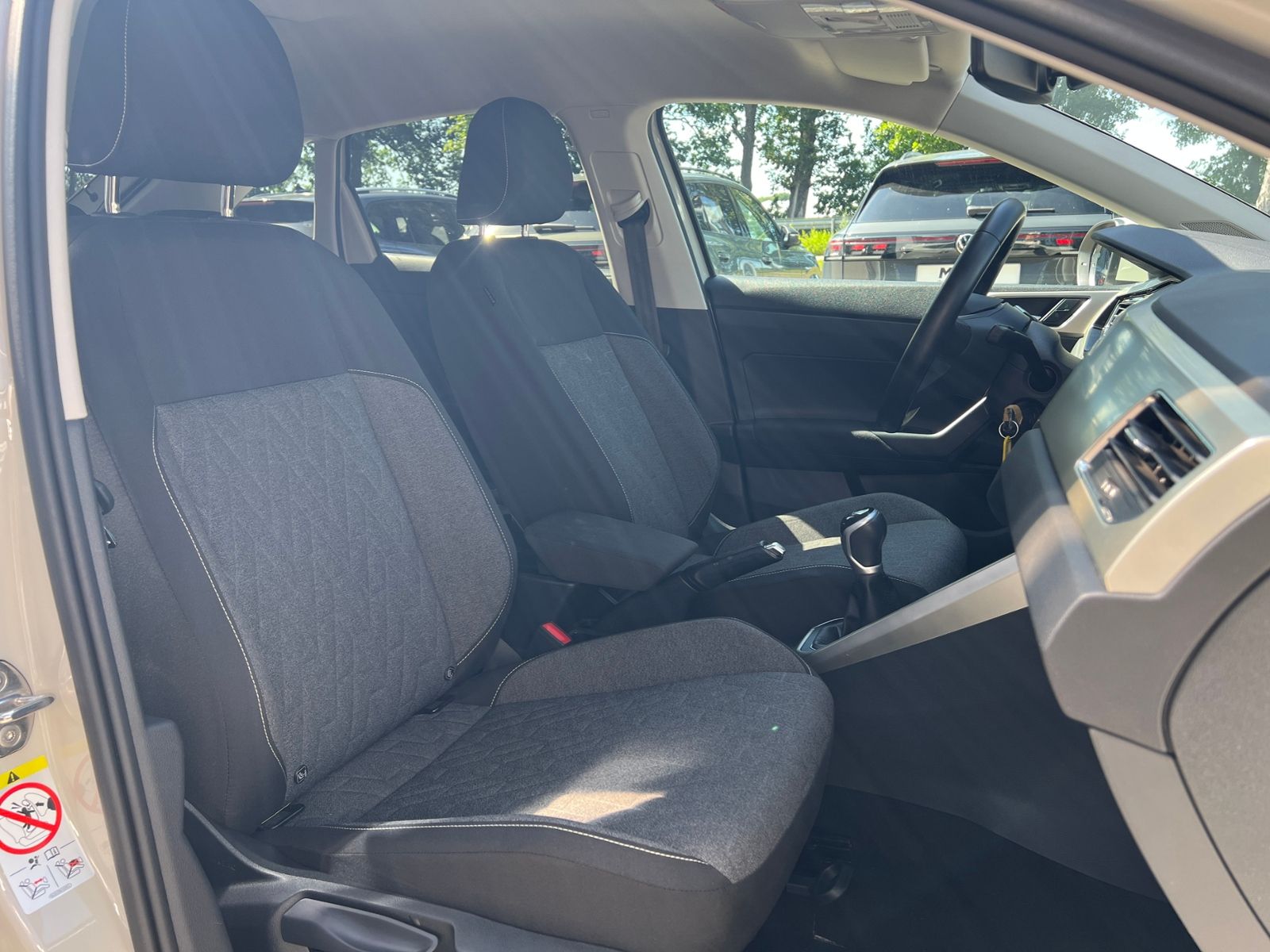 Fahrzeugabbildung Volkswagen Taigo Move 1.0 TSI *LED,R2D,PDC,16''-LM*