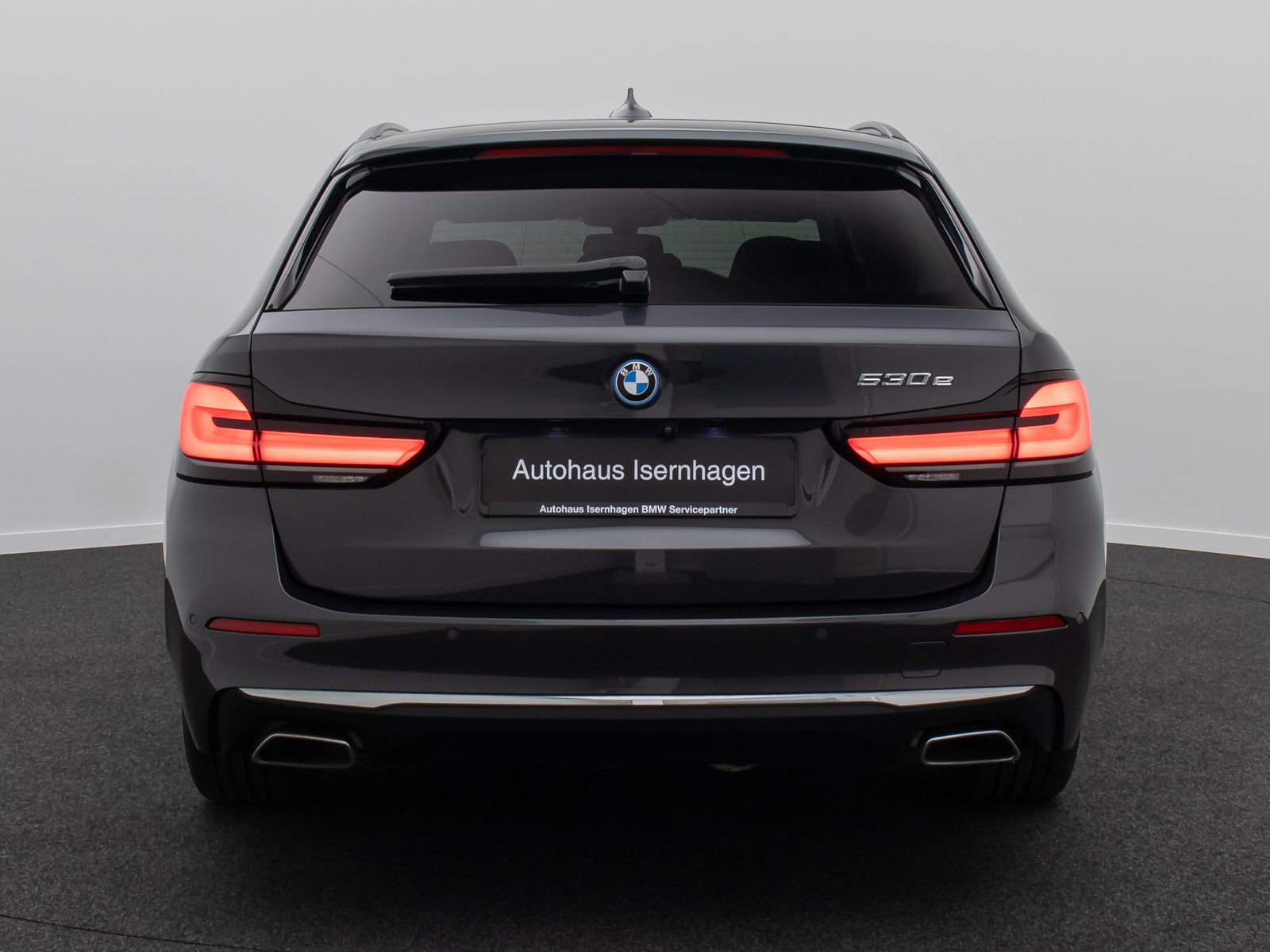 Fahrzeugabbildung BMW 530e Luxury Line DAB H/K 4xKlima Alarm AHK Sport