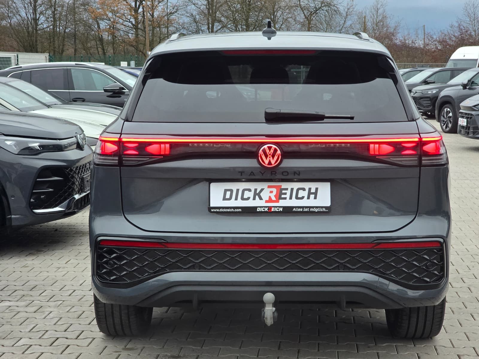 Fahrzeugabbildung Volkswagen Tayron 2.0 TDI 4M R-Line BLACK*7Si*MATRIX*PANO