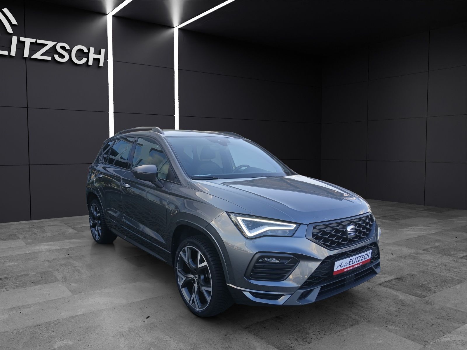 Fahrzeugabbildung SEAT Ateca TSI FR-Line DSG LED AHK Navi AID ACC RFK S