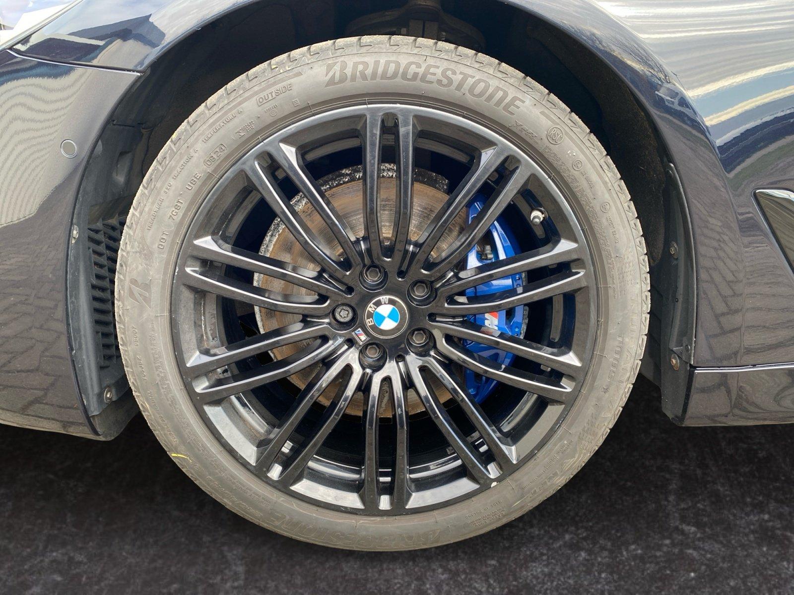 BMW 530i xDrive Touring M-Sport TEMP+PDC+HUD+PANO