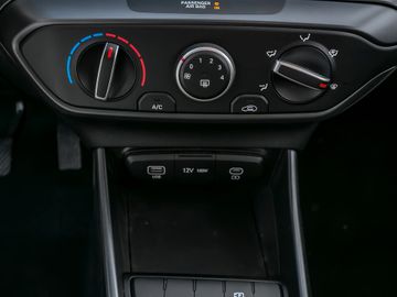 Hyundai i20 1.2 Select Spurhalteassistent Navi Kamera