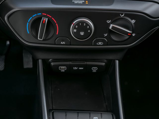 Hyundai i20 1.2 Select Spurhalteassistent Navi Kamera