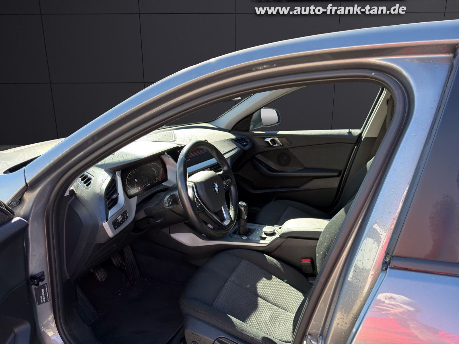 Fahrzeugabbildung BMW 118*LED*Apple*Navi*PDC*Fernlichtassistent*DAB*