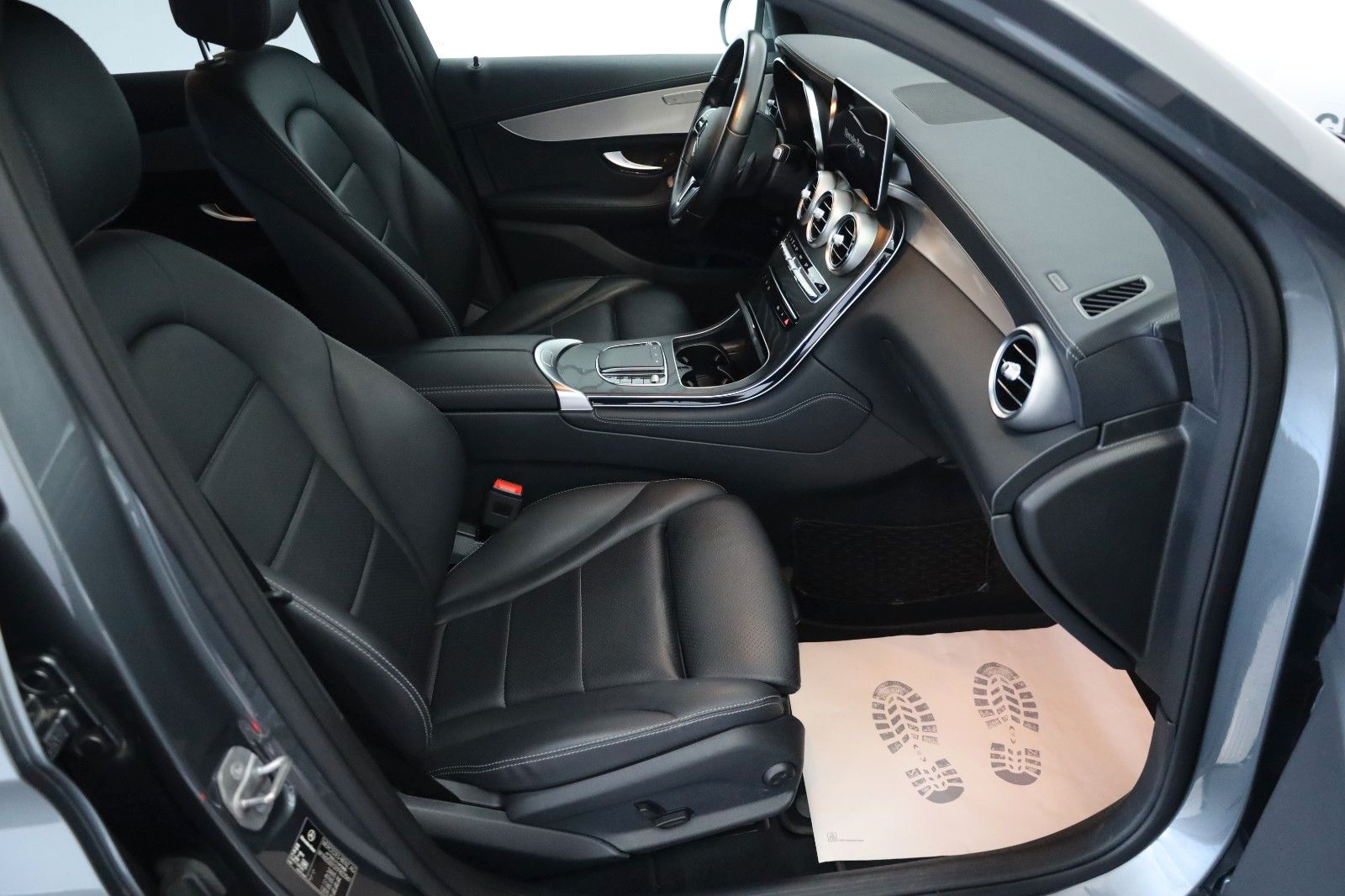Fahrzeugabbildung Mercedes-Benz GLC 200d Coupé Leder,Navi,LED,Kamera,SH,PDC,AHK