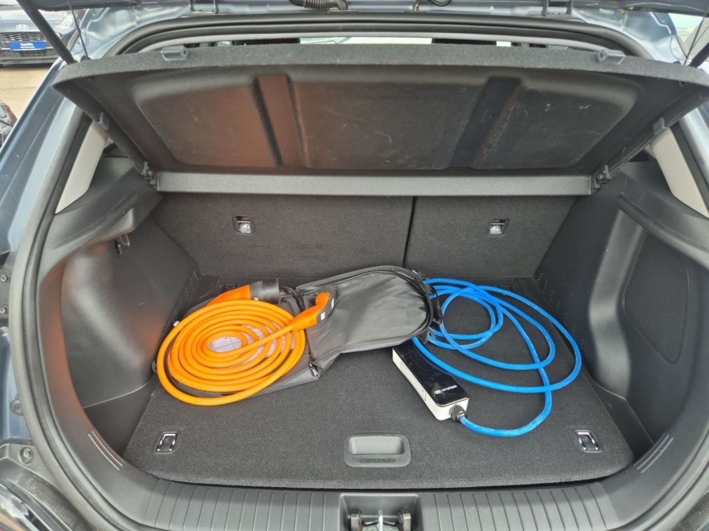 Fahrzeugabbildung Hyundai KONA Trend Elektro Navi Soundsystem LED ACC Appl