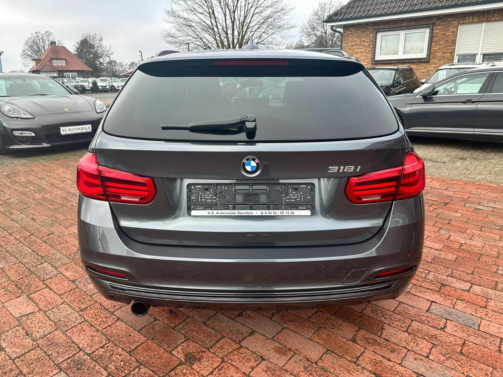 BMW Touring 318 i Sport Line TMP SZH LED NAVI PANO