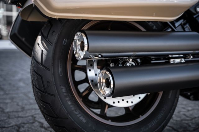 Fahrzeugabbildung Harley-Davidson FXLRST LOW RIDER ST 117 MY23 - Sofort verfügbar!