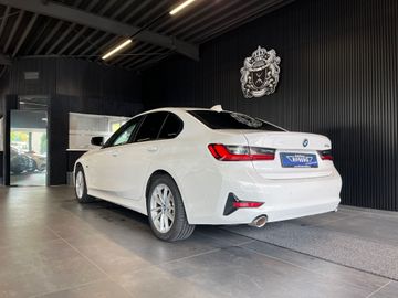 BMW 320 - 4