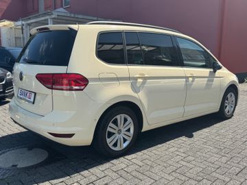 Volkswagen Touran - 7
