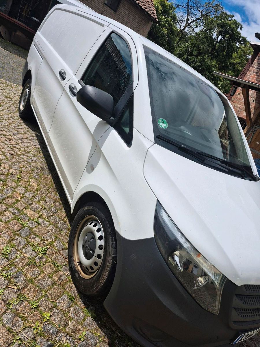 MERCEDES-BENZ Mercedes-Benz Vito Transporter Van