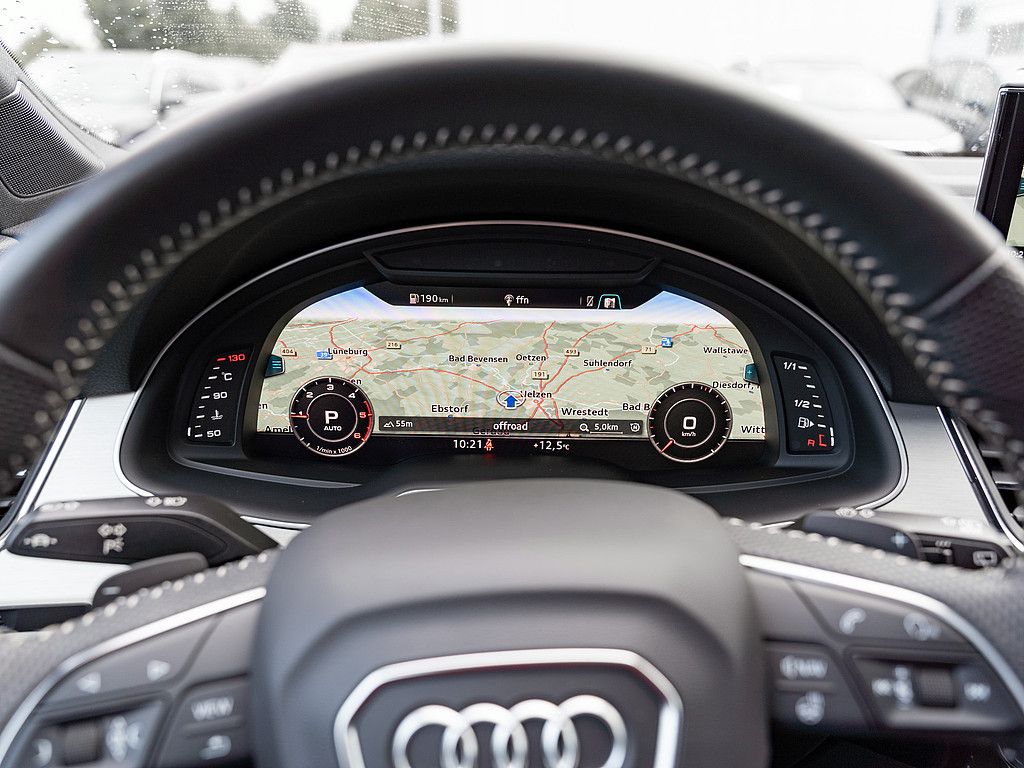 Fahrzeugabbildung Audi Q7 50 TDI quattro 7-SITZER AHK PANO HUD