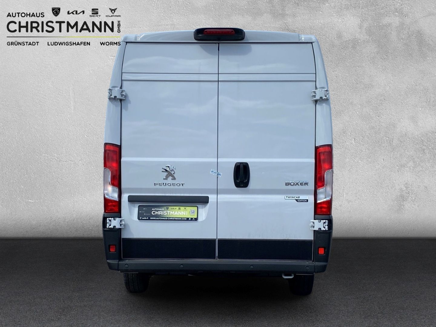 Fahrzeugabbildung Peugeot Boxer Kasten Hochraum 435 L4H2TwinCab BlueHDi 16