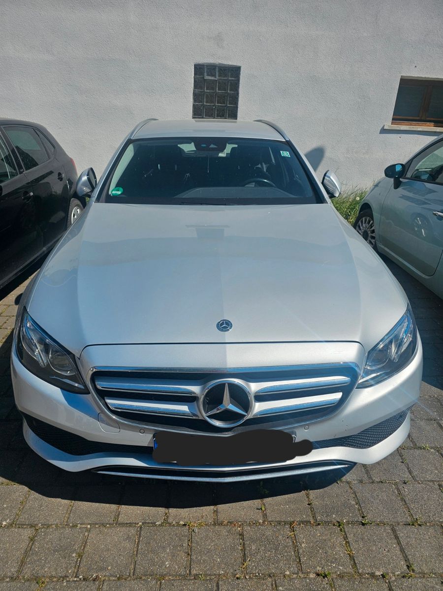 MERCEDES-BENZ E 220d T AVANTGARDE Autom. AVANTGARDE