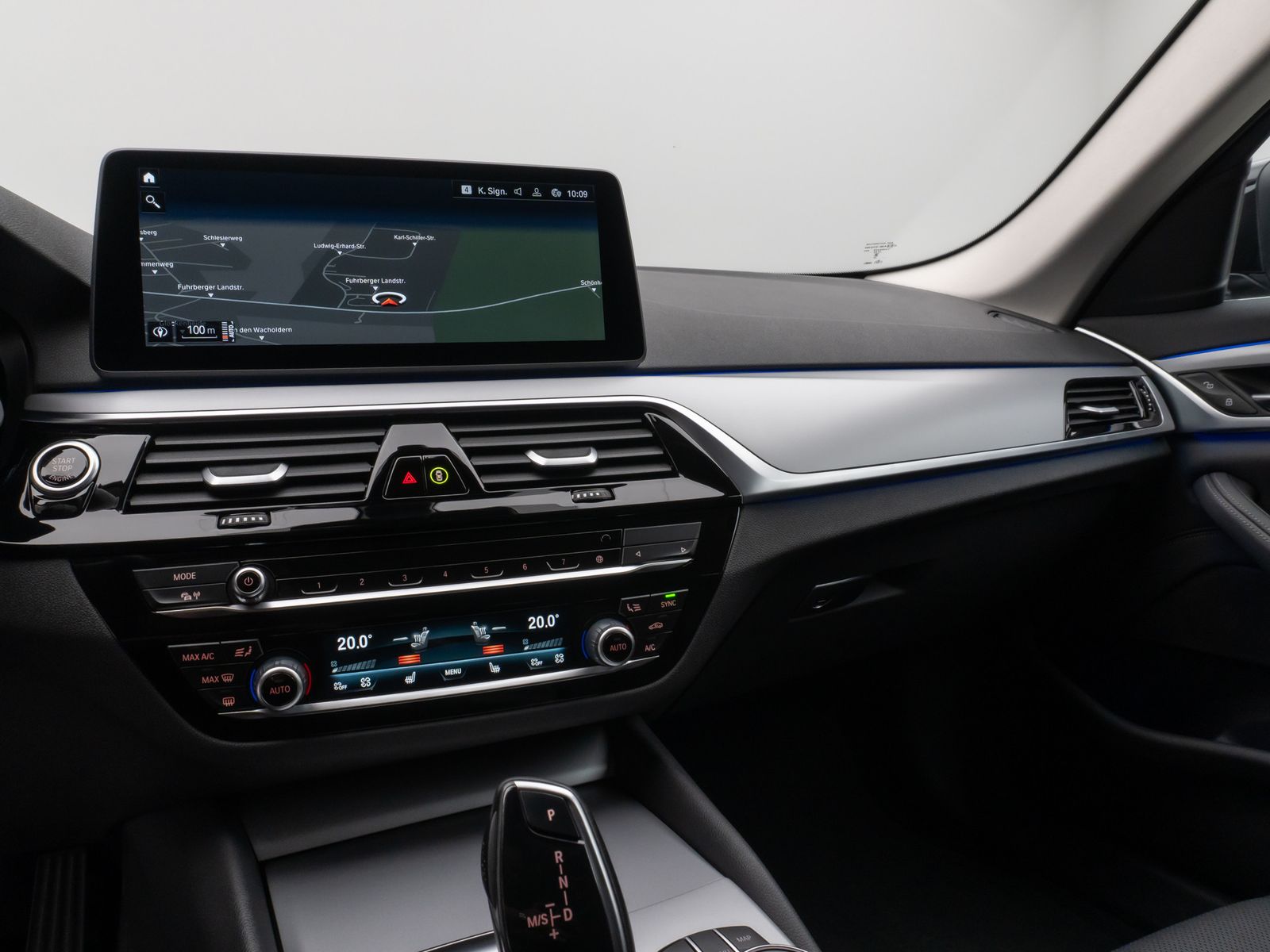 Fahrzeugabbildung BMW 530i Kamera Laser HUD DAB 4xKlima AHK Komfort