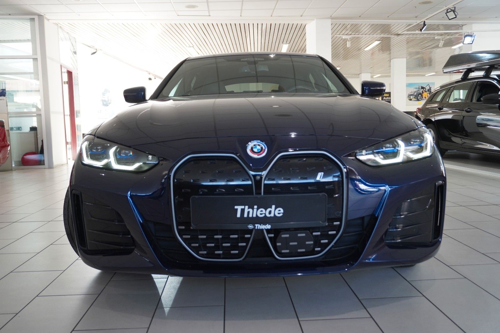Fahrzeugabbildung BMW i4 Gran Coupe 40 eDrive M-SPORT NAVI/LED/360°/SH