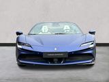 Ferrari SF90 Spider 130.000€ an optionals - blaue Ferrari SF90